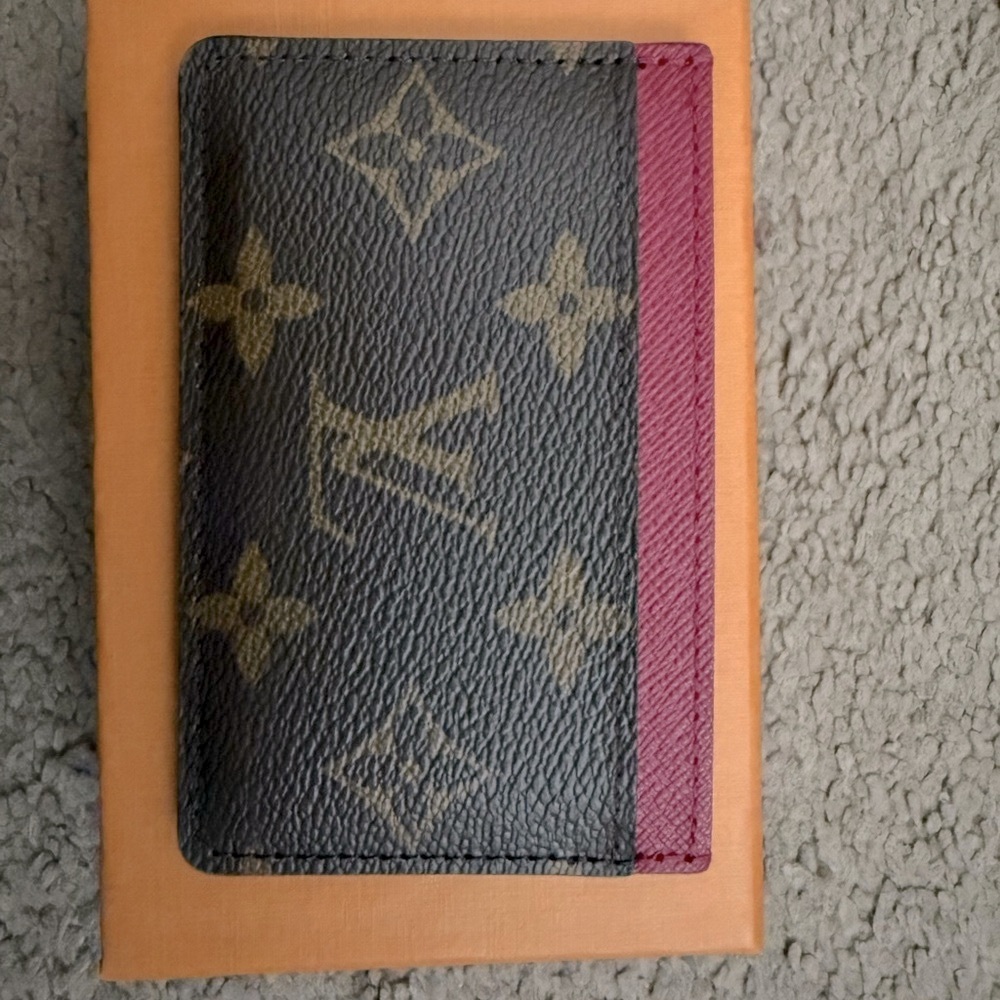 Louis Vuitton Monogram Card Holder - Picture 3 of 5